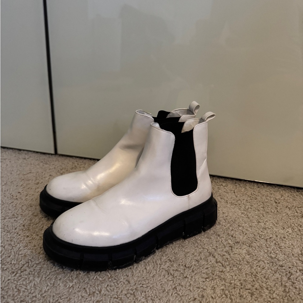 BP White and Black Winter Boots